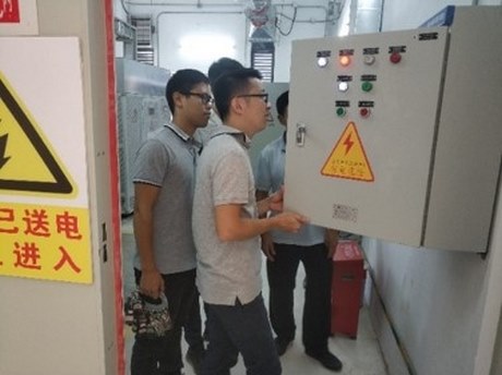 �\�I����