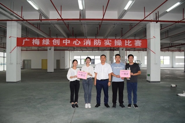 ��˾�h֧����ӛ������(j��ng)���S���M(j��n)��@�õ�һ����С�M�C��(ji��ng)